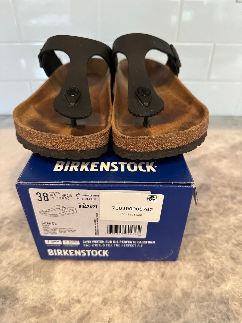 Birkenstock Gizeh,  Black, Size 38 (7), Box